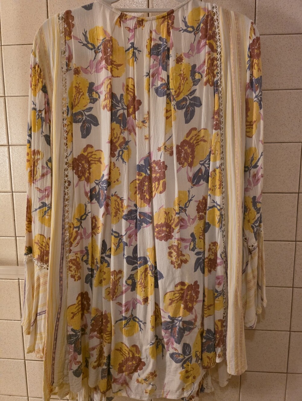 Free peoole Wimans Tunic Top - Picture 5 of 7